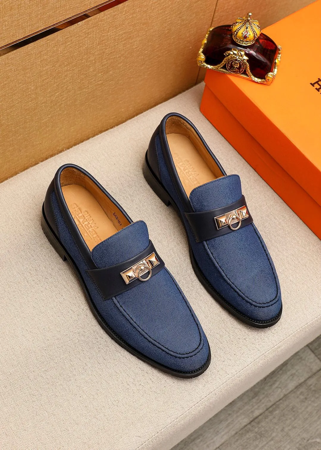 Men's shoes 💰442💐 Product trademark: HERMES "Hermès" casual leather shoes Regular size: 38-44 (45.46.47🉑️customized) Product materials: Selected imported fabric upper + classic hardware buckle, imported water-dyed 🐂 cowhide lining. Strong three-dimensional visual effect, combined outsole Color: 3⃣️colors available